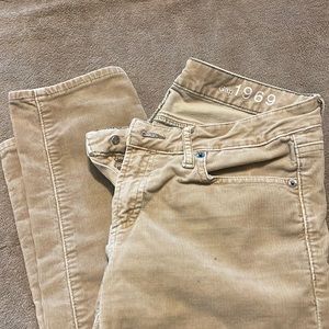 Ladies Gap 1969 Cordoroy skinny pants.
